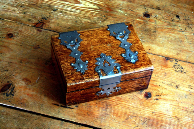 The Benefits of a Memory Box for Alzheimer’s Sufferers